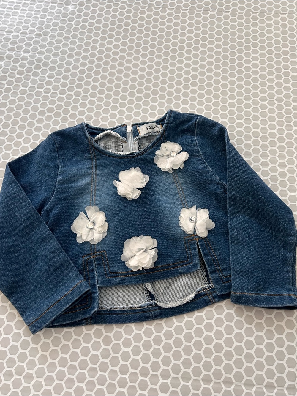 Navy Denim 3-Piece Outfit with White Floral Lace. Size 3T - Picture 6 of 11